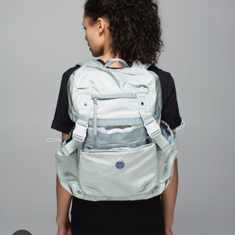 lululemon chrome grey mint traveling yogi rucksack